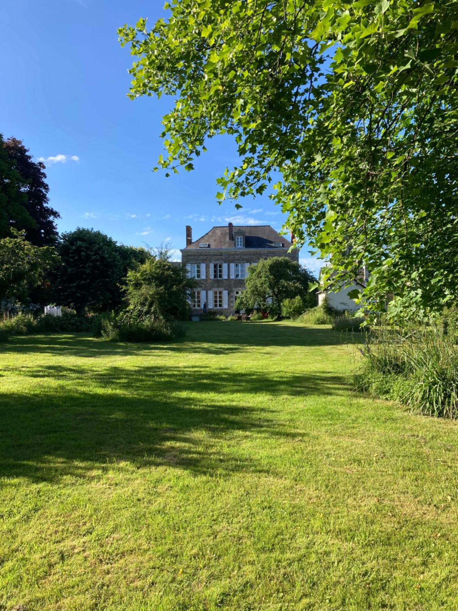 Guest house La Doucelle Culture Et Bien-etre Lignieres-Orgeres